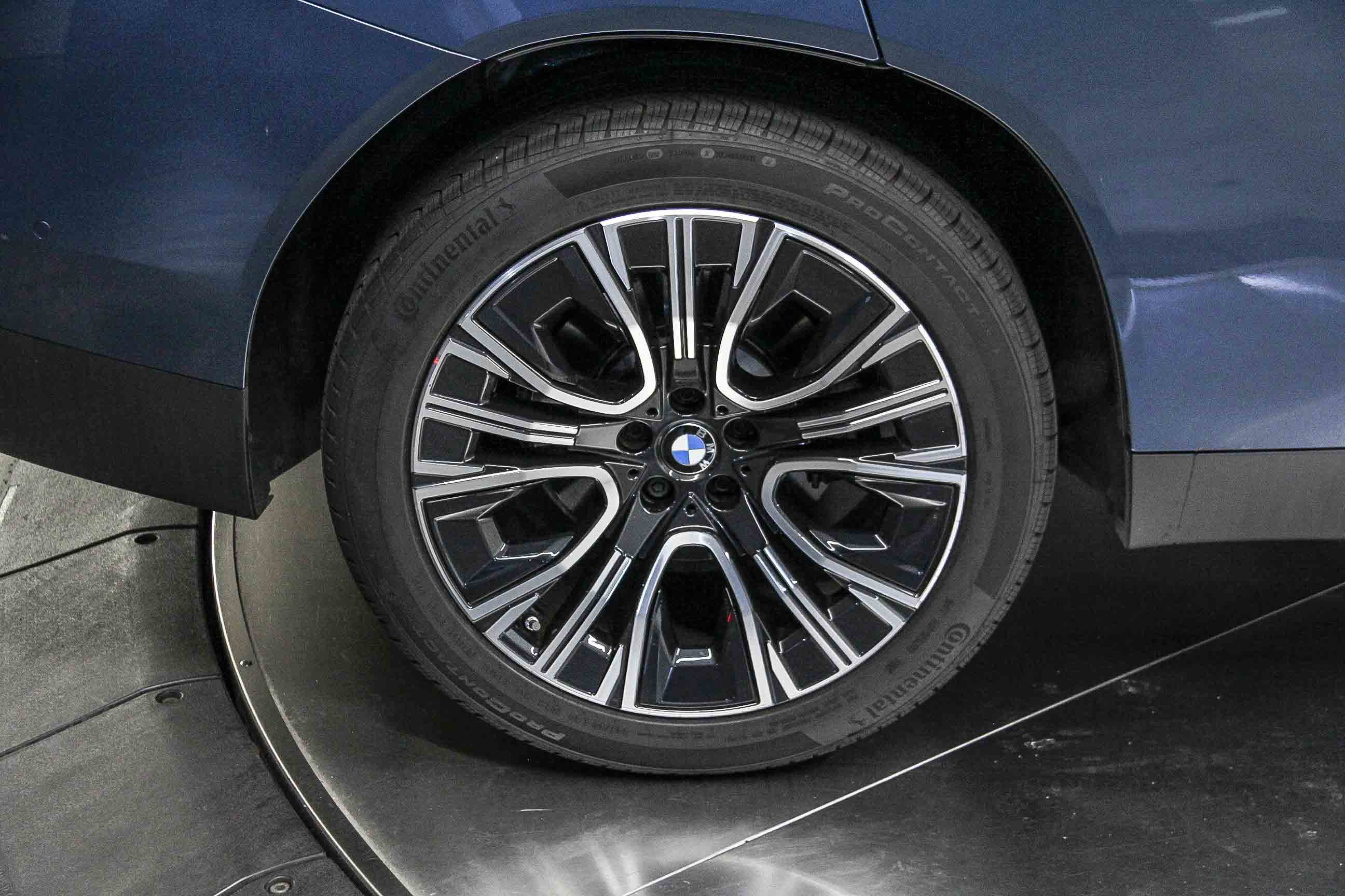 Used 2025 BMW X3 xDrive30i image 8