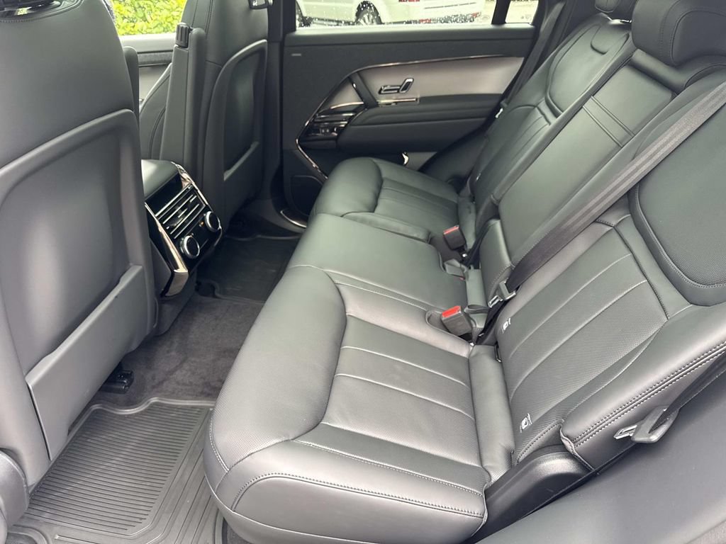 New 2026 Land Rover Range Rover Sport Dynamic SE AWD/4WD image 15