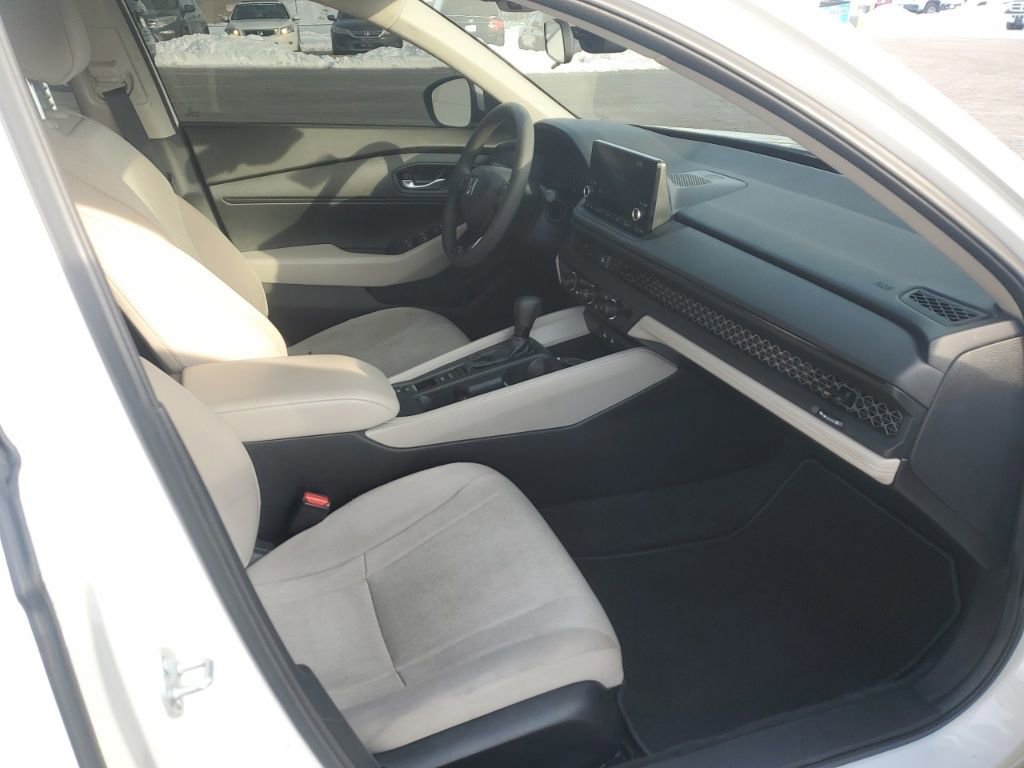 Used 2025 Honda Accord LX image 30