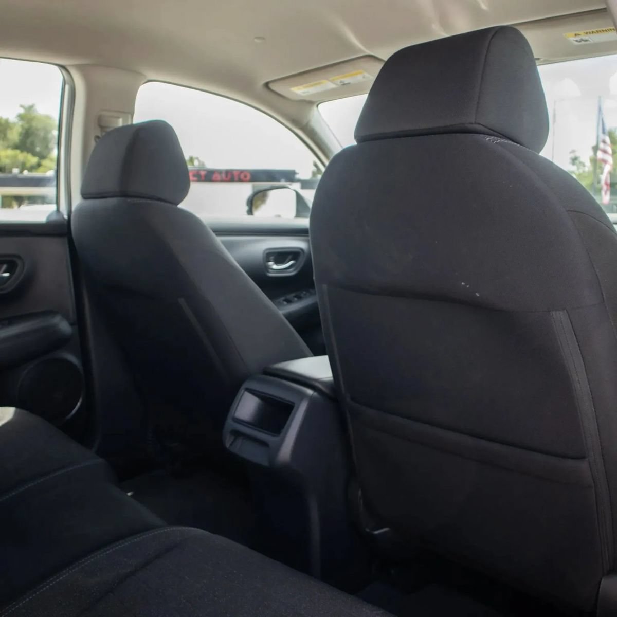 Used 2024 Honda HR-V LX image 23
