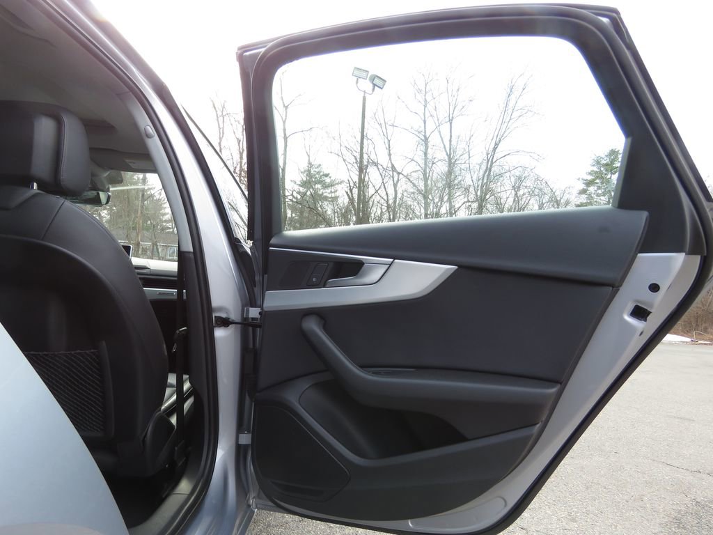 Used 2017 Audi A4 2.0T Premium image 15