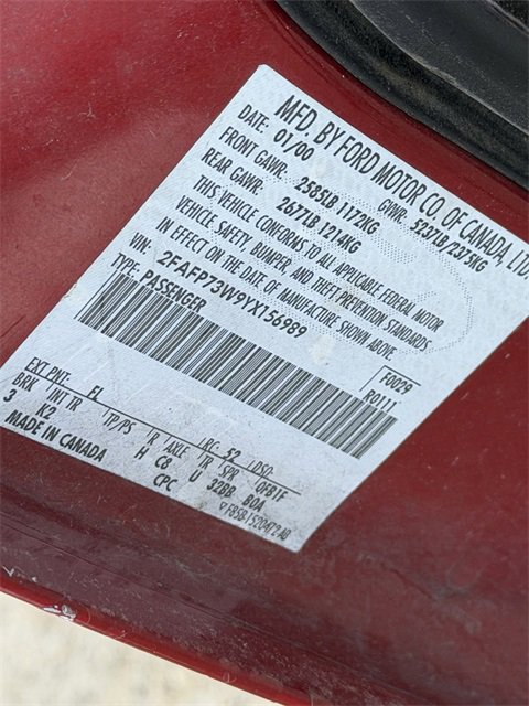 Used 2000 Ford Crown Victoria Base image 10