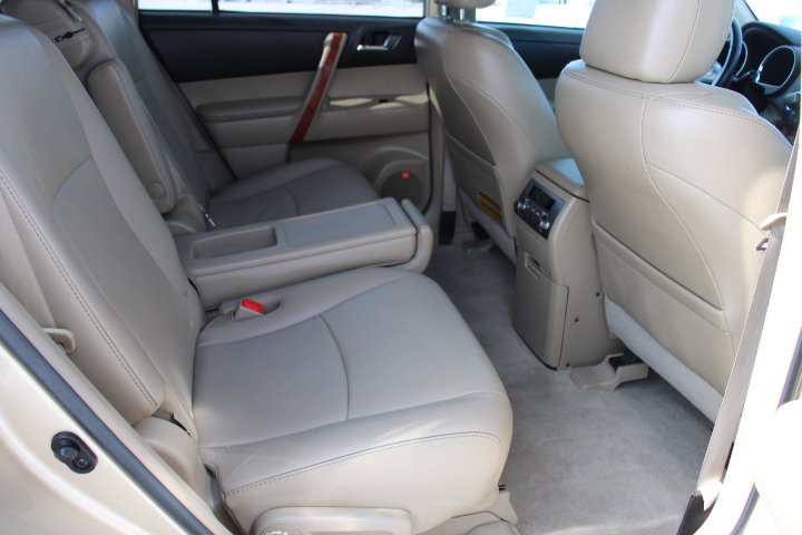 Used 2010 Toyota Highlander Limited FWD image 21