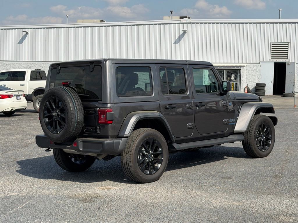 Used 2025 Jeep Wrangler Unlimited Sahara image 5