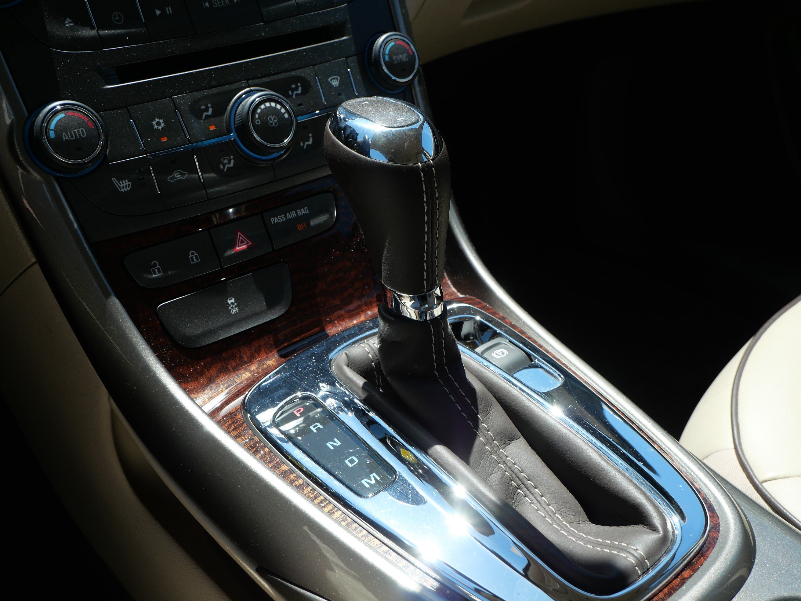 Used 2013 Chevrolet Malibu Eco w/ Leather Package FWD image 24