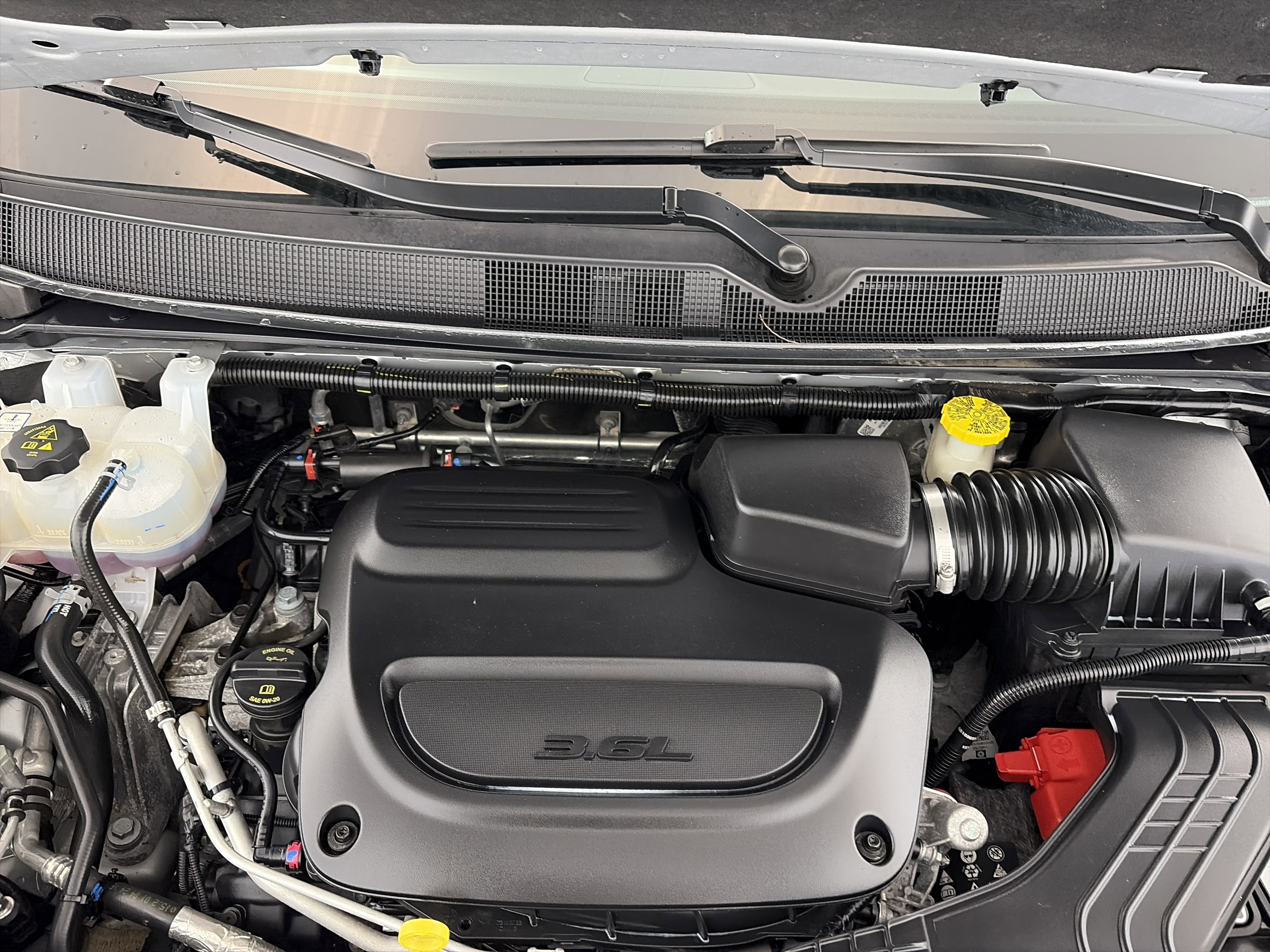 Used 2024 Chrysler Pacifica Touring-L image 12