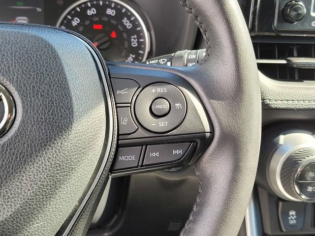 Used 2021 Toyota RAV4 XLE w/ Convenience Package image 21