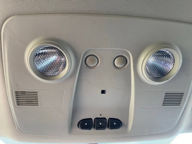 Used 2009 Saturn Outlook XR w/ Convenience Package FWD image 21