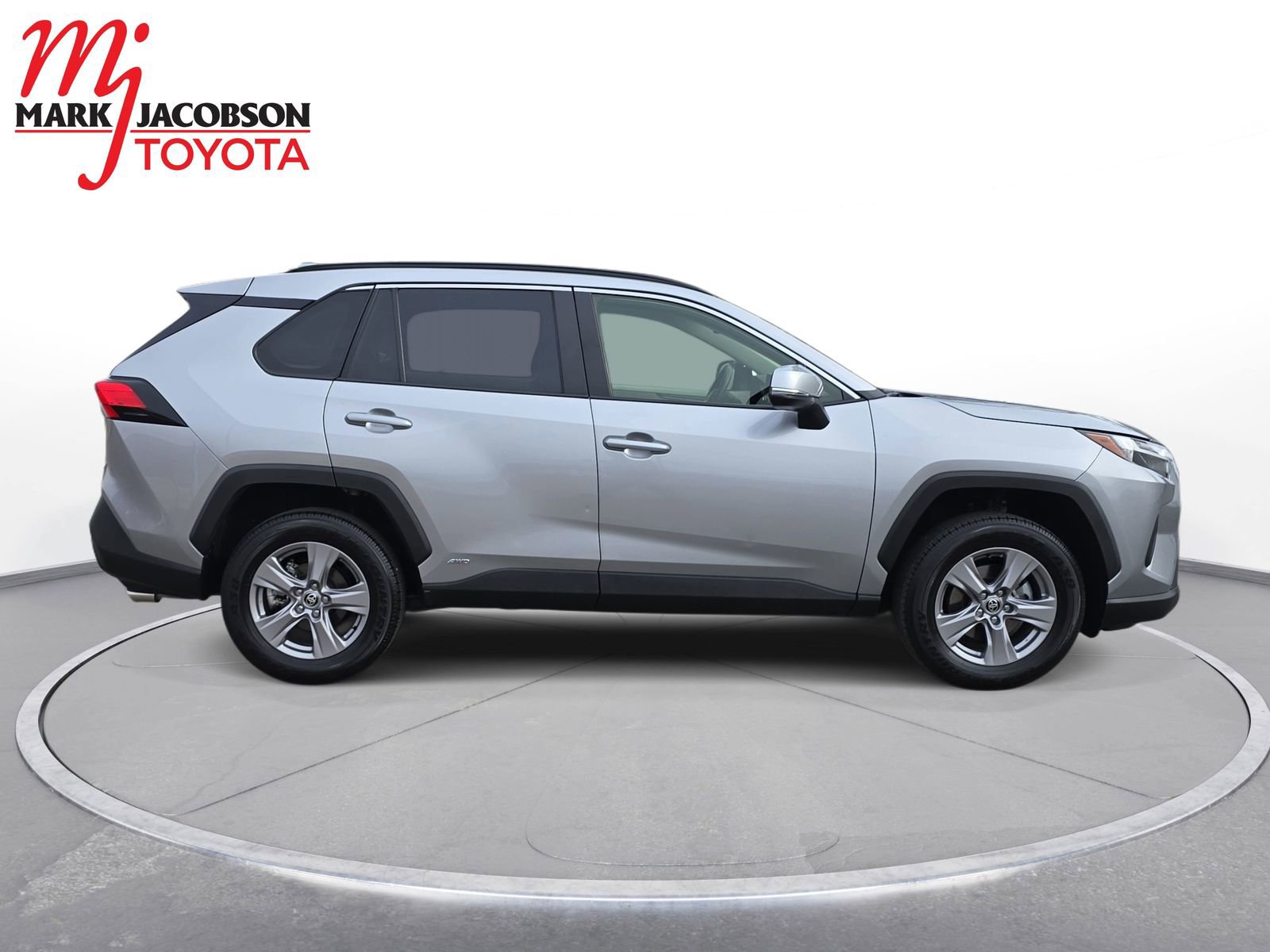 Used 2024 Toyota RAV4 XLE image 7