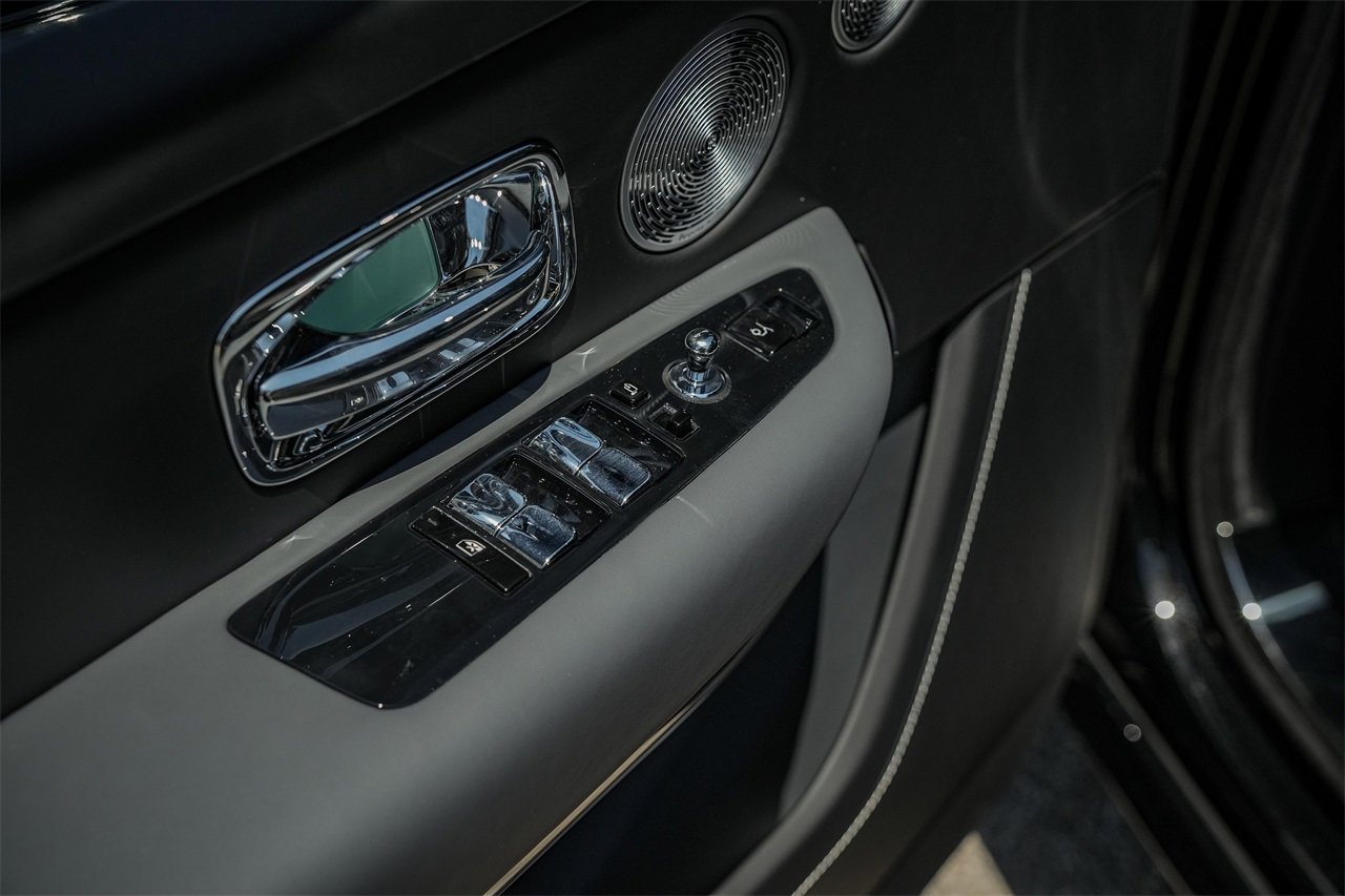 New 2025 Rolls-Royce Cullinan image 34