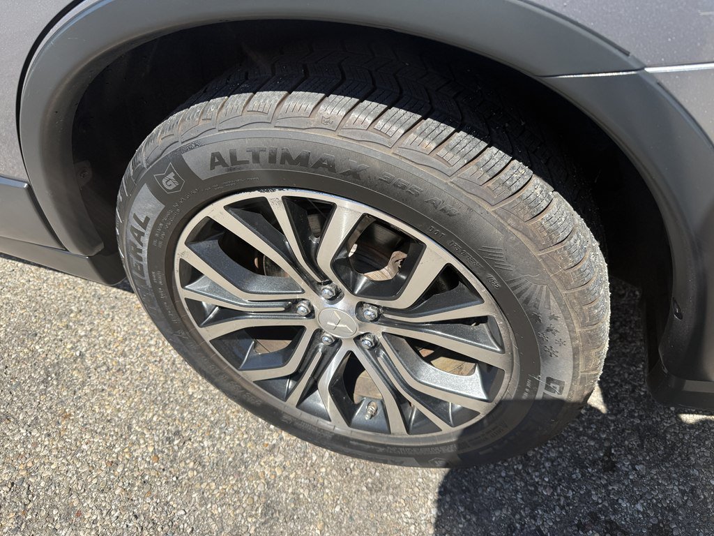 Used 2016 Mitsubishi Outlander SE AWD/4WD image 10