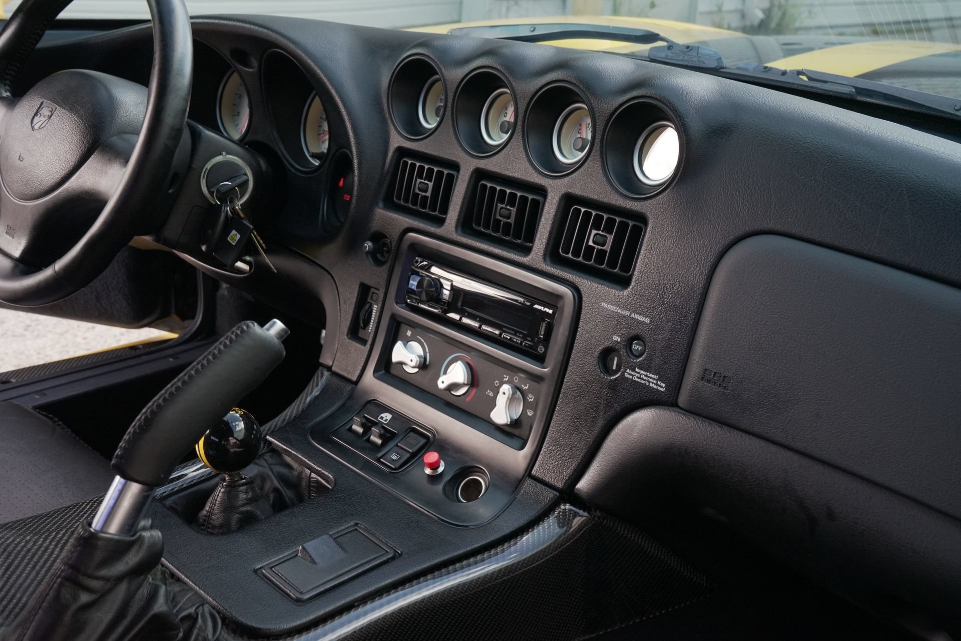 Used 2001 Dodge Viper GTS RWD image 10