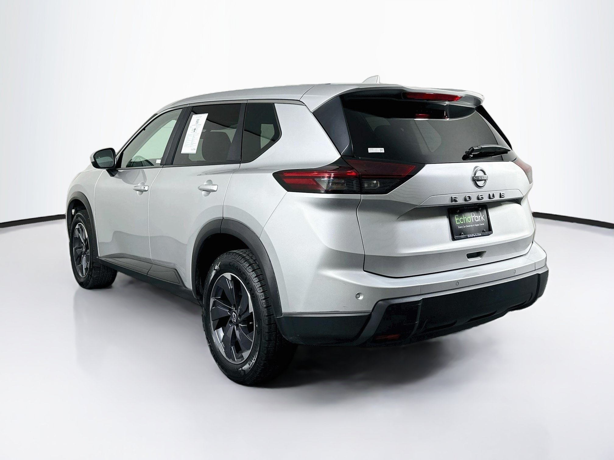 Used 2025 Nissan Rogue SV FWD image 5