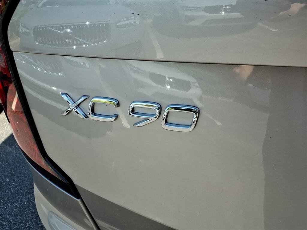 New 2026 Volvo XC90 B5 Plus w/ Protection Package Premier AWD/4WD image 5