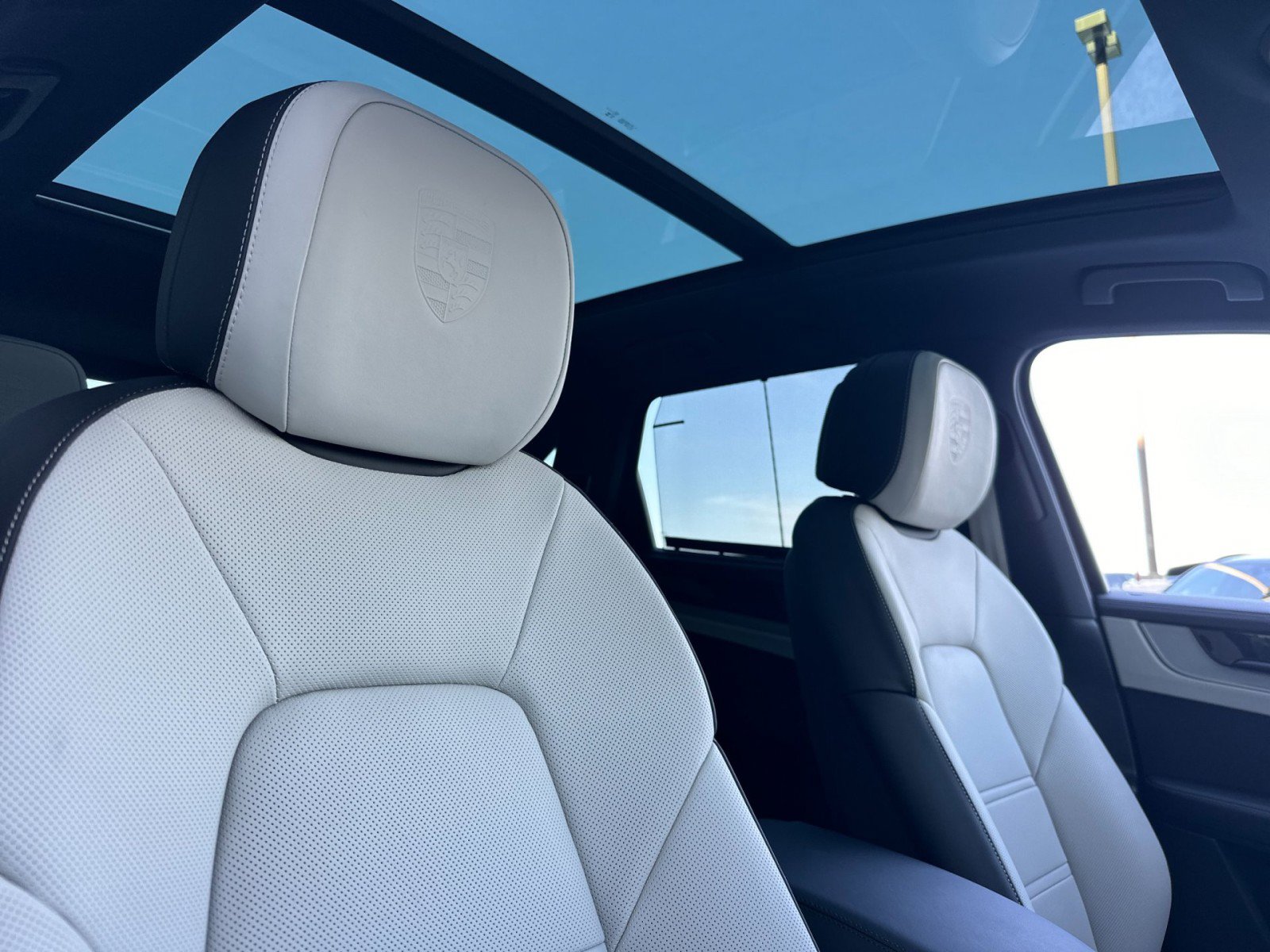 New 2026 Porsche Cayenne Coupe AWD/4WD image 17