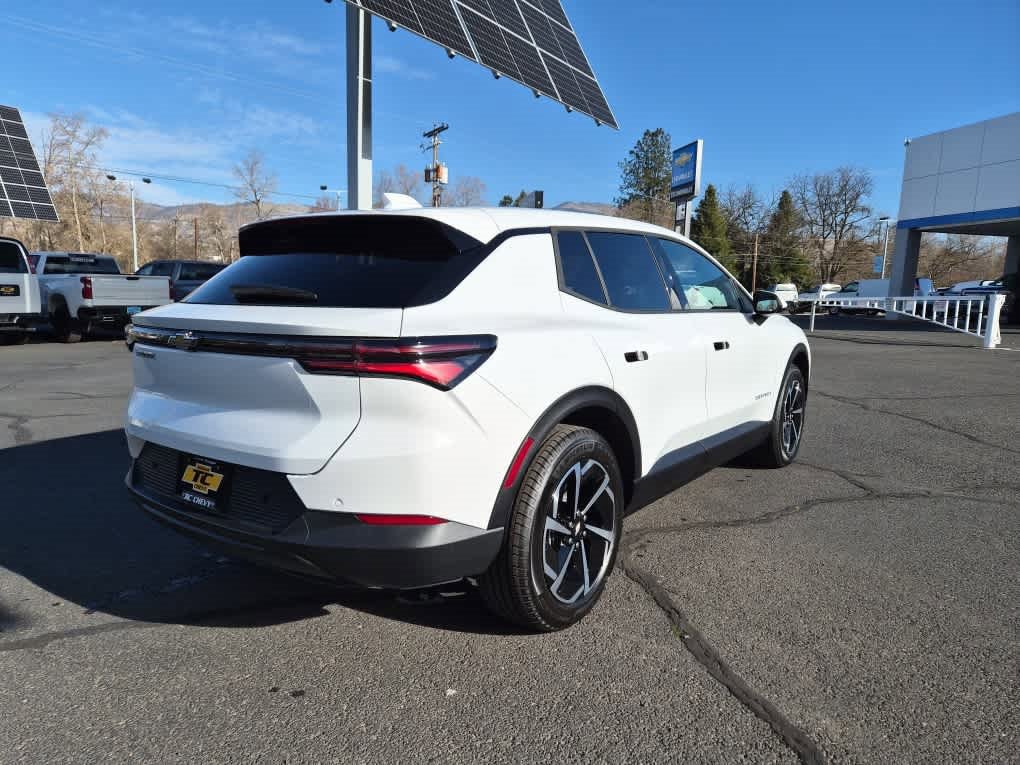 New 2026 Chevrolet Equinox EV LT image 5