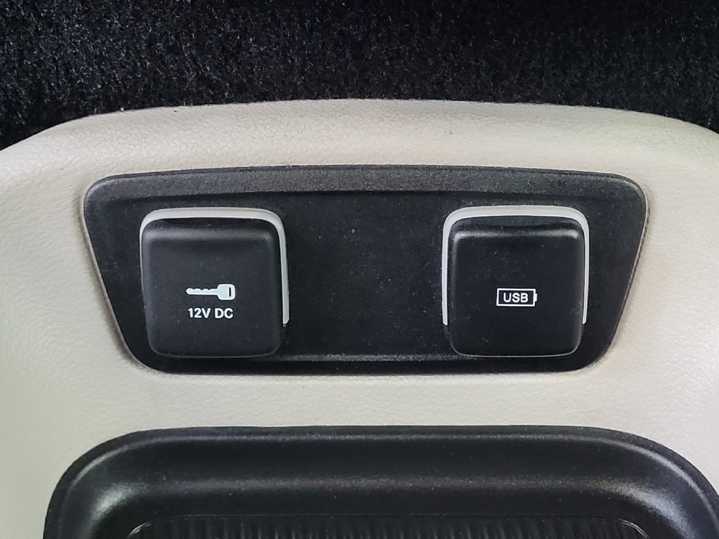 Used 2018 Chrysler Pacifica Touring Plus FWD image 9
