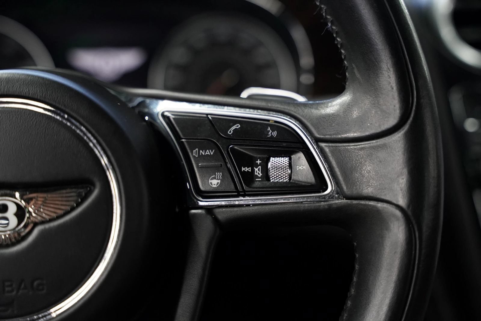 Used 2018 Bentley Bentayga Onyx Edition AWD/4WD image 42