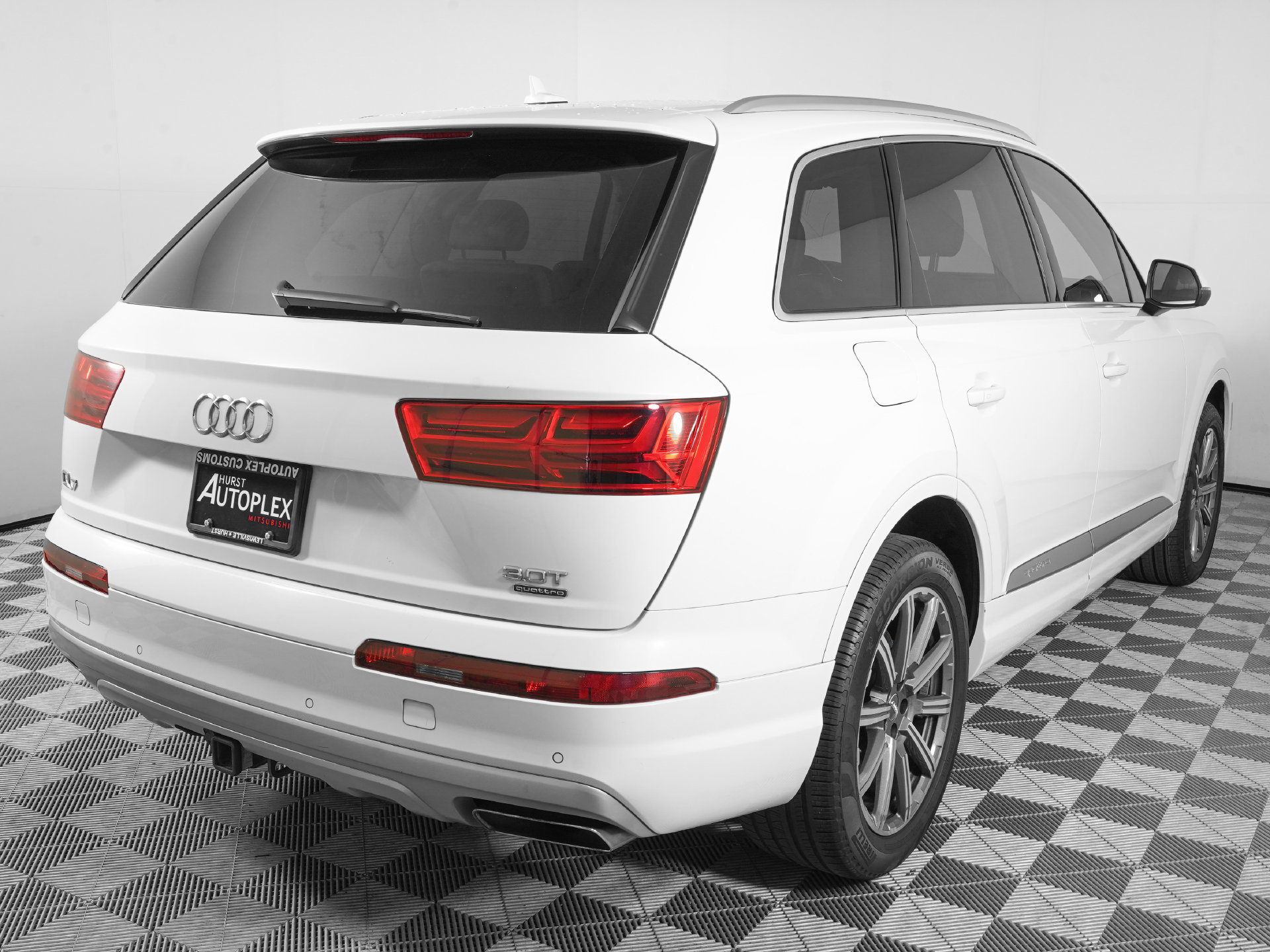 Used 2017 Audi Q7 3.0T Premium Plus AWD/4WD image 5