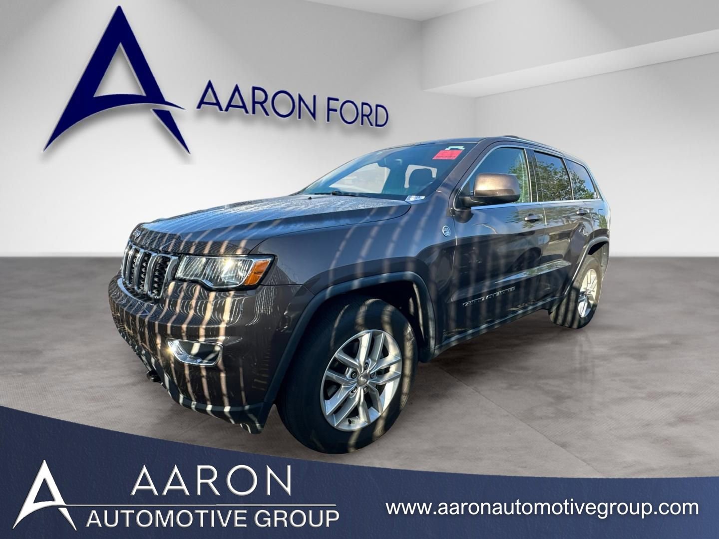 Used 2017 Jeep Grand Cherokee Laredo w/ Quick Order Package 23E image 1