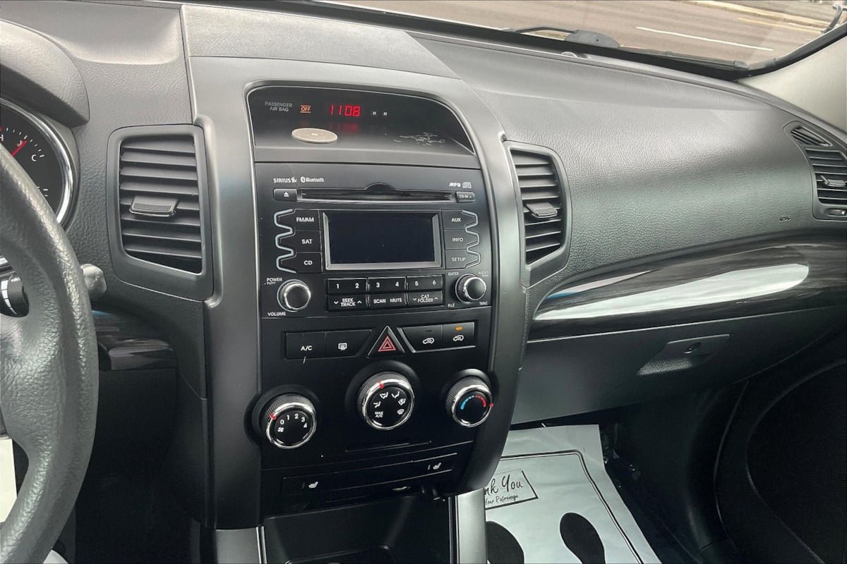Used 2011 Kia Sorento 2WD w/ Convenience Pkg image 13
