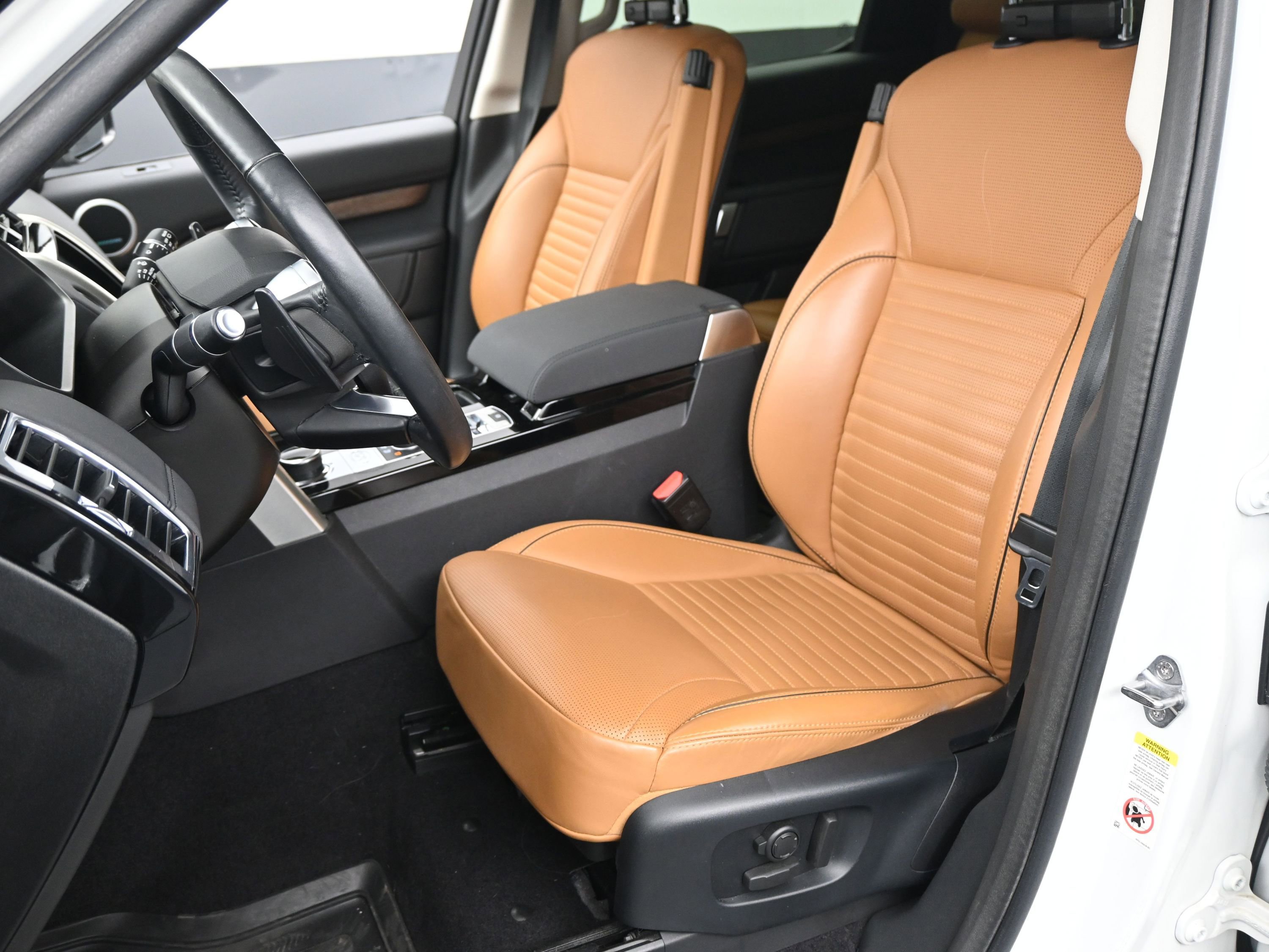 Used 2019 Land Rover Discovery HSE image 5