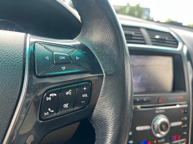 Used 2016 Ford Explorer Limited w/ Equipment Group 301A FWD image 19