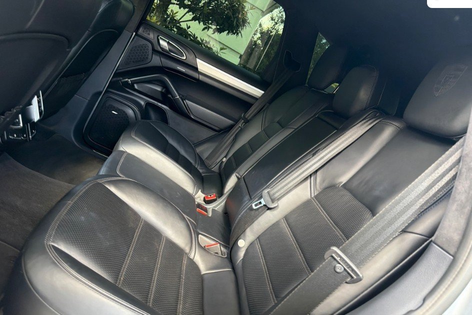 Used 2017 Porsche Cayenne Turbo w/ Sport Chrono Package image 6