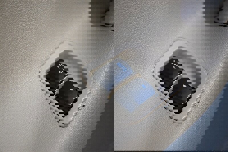 Used 2006 Pontiac Solstice Convertible w/ Premium Package image 24