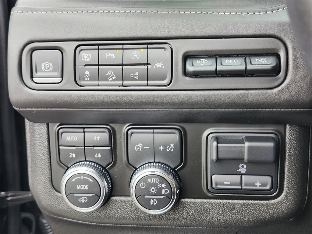 Used 2023 GMC Yukon Denali Ultimate image 25