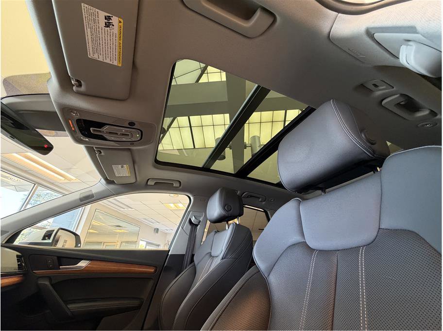 Used 2021 Audi Q5 e Prestige w/ Prestige Package image 24