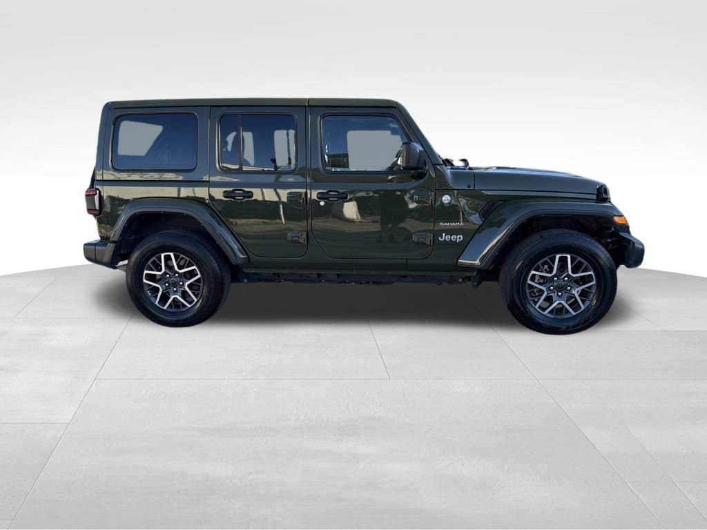 Used 2024 Jeep Wrangler Sahara image 8
