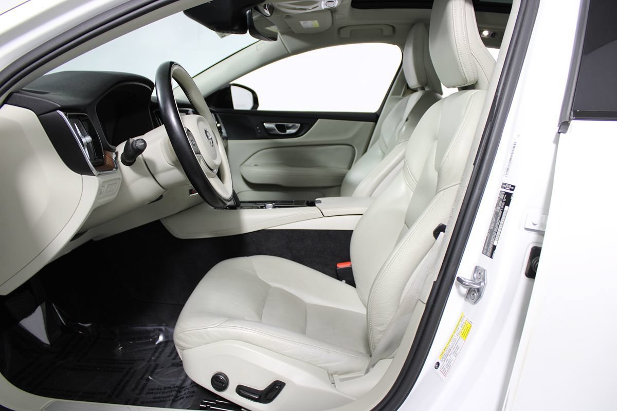 Used 2021 Volvo S60 T8 R-Design Expression AWD/4WD image 29
