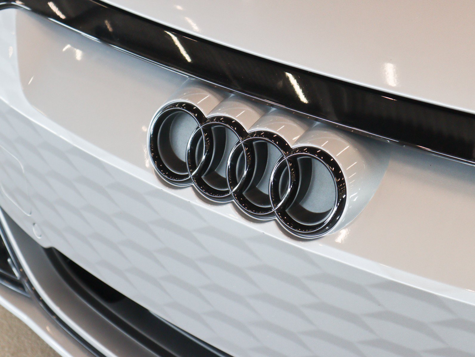 Used 2024 Audi e-tron GT Premium Plus w/ Performance Package AWD/4WD image 29