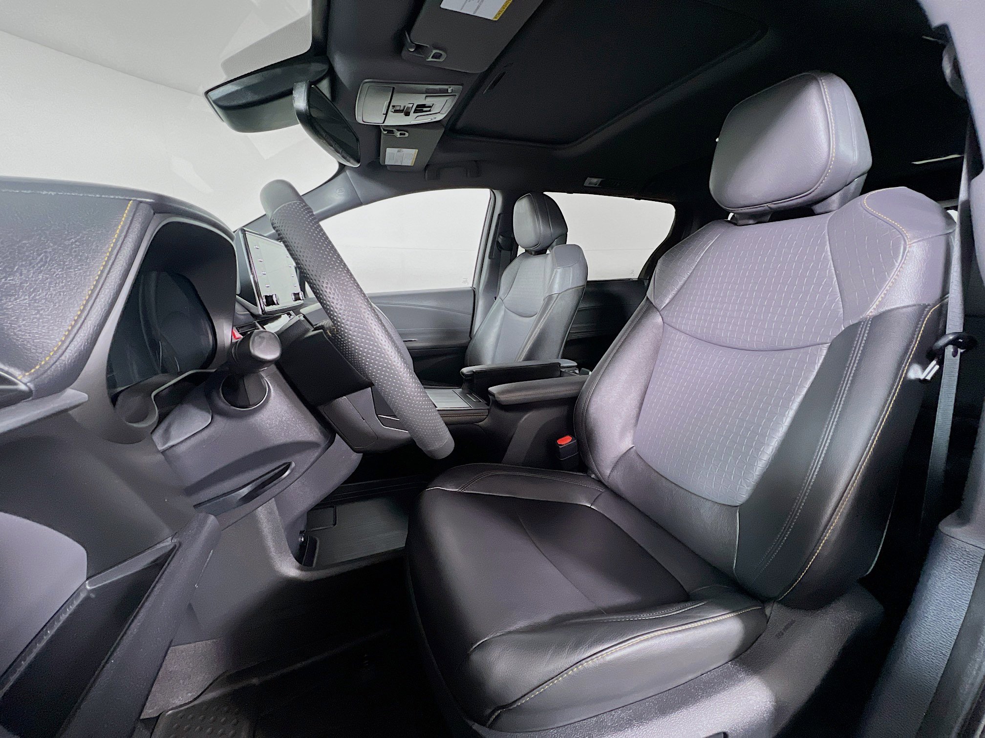 Certified 2024 Toyota Sienna XLE Woodland Edition image 11