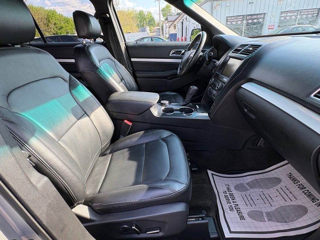 Used 2016 Ford Explorer XLT w/ Equipment Group 202A image 19