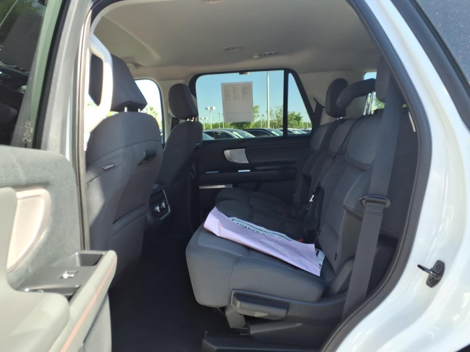 Certified 2025 Ford Expedition Active image 18