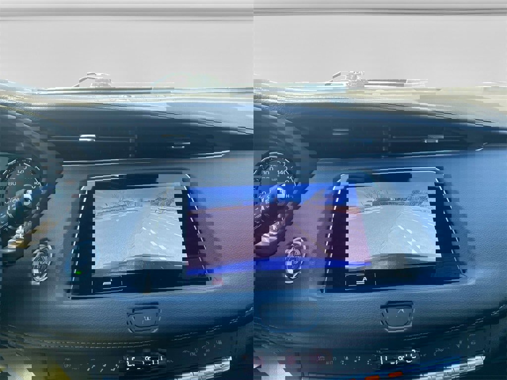 Used 2023 Cadillac XT4 Luxury w/ Cold Weather Package image 18