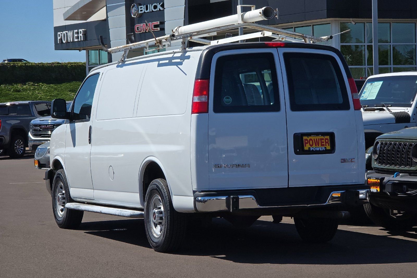 Used 2017 GMC Savana 2500 RWD image 6