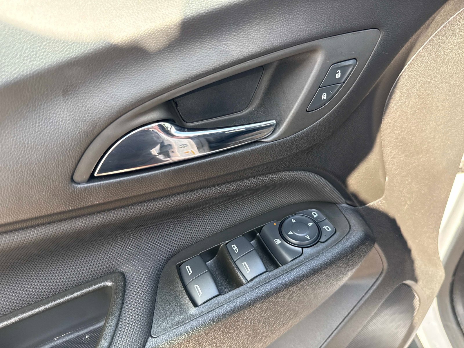 Used 2024 Chevrolet Equinox RS w/ RS Leather Package AWD/4WD image 18