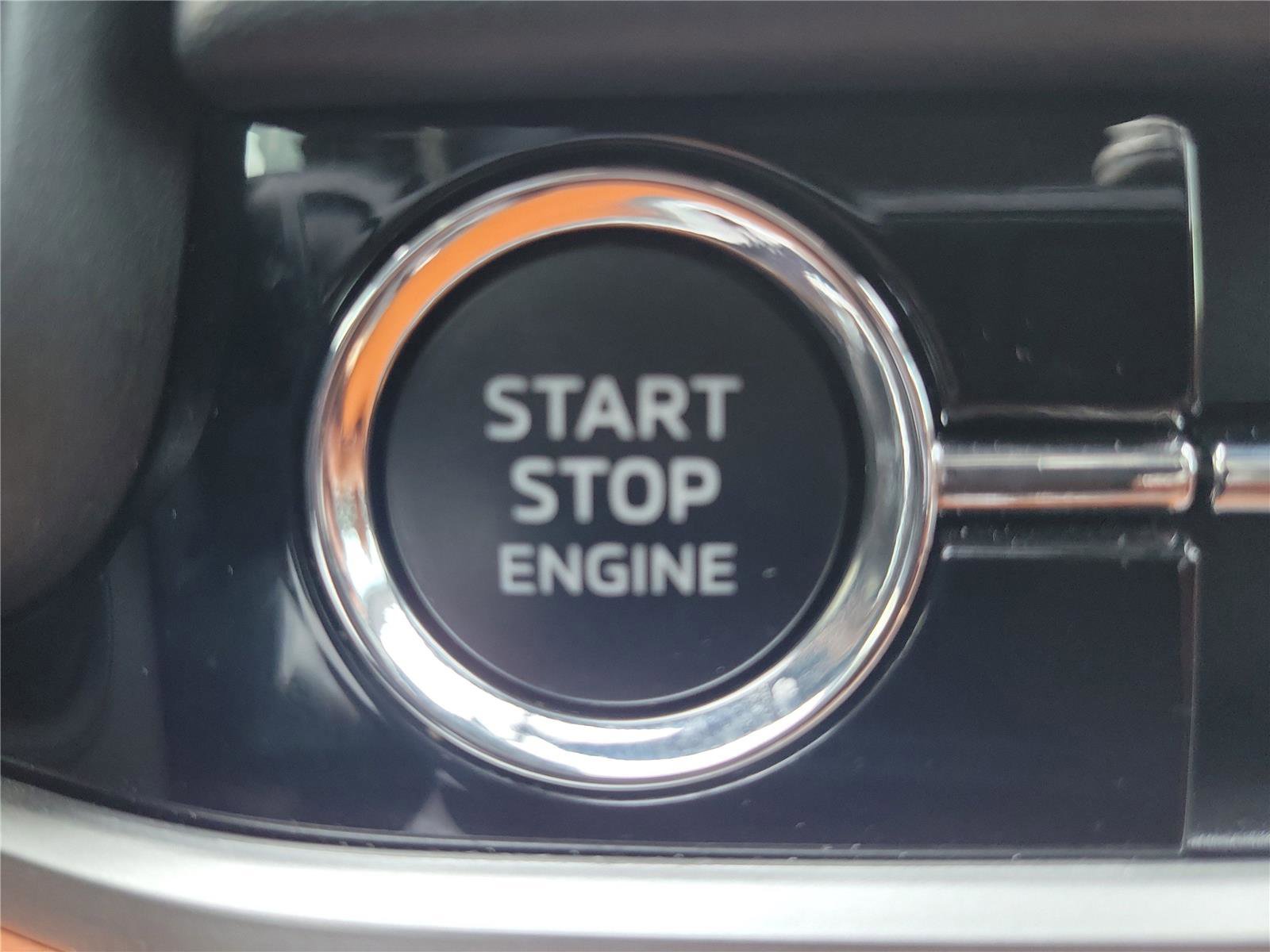 Used 2024 Mitsubishi Outlander SEL image 7