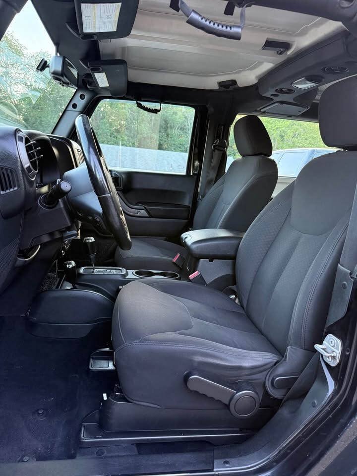 Used 2017 Jeep Wrangler Sport w/ Quick Order Package 24S AWD/4WD image 6