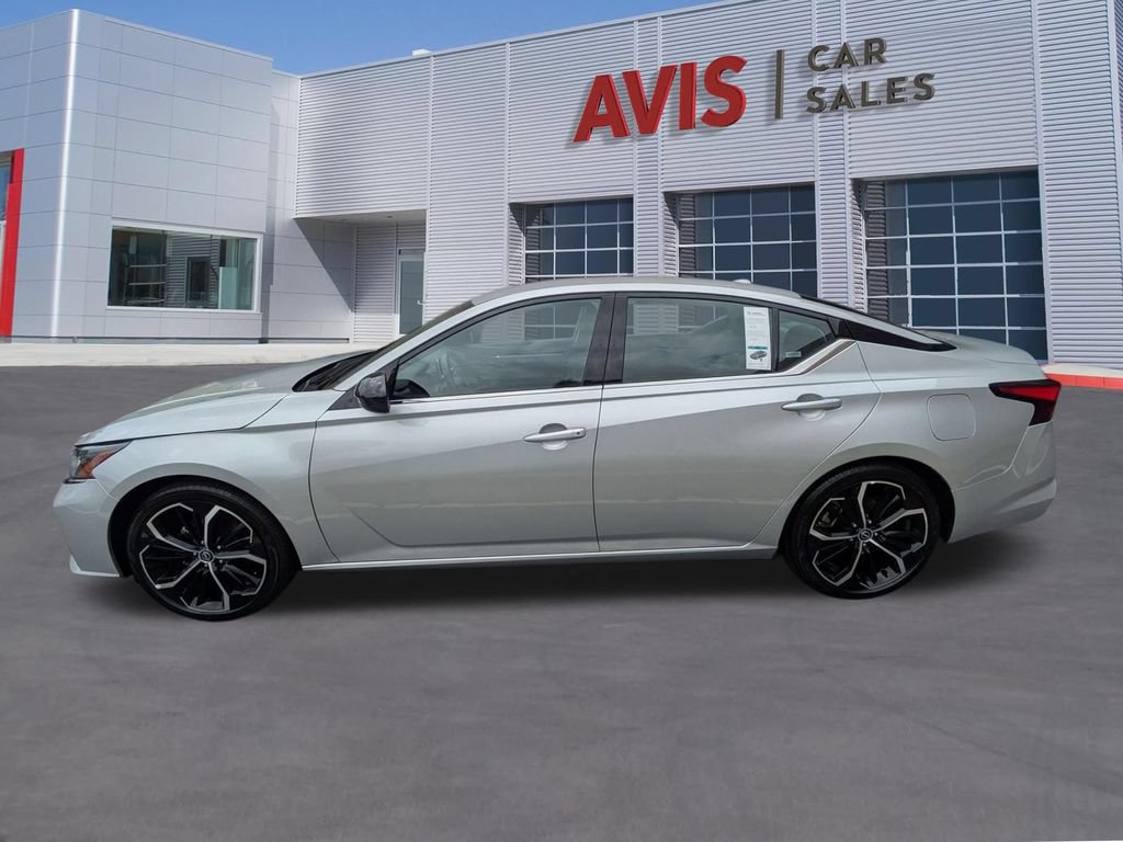 Used 2025 Nissan Altima 2.5 SR FWD image 10