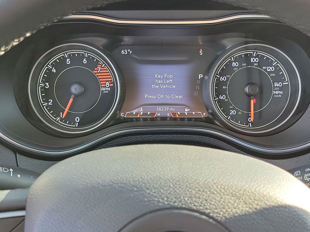 Used 2019 Jeep Cherokee Limited image 29