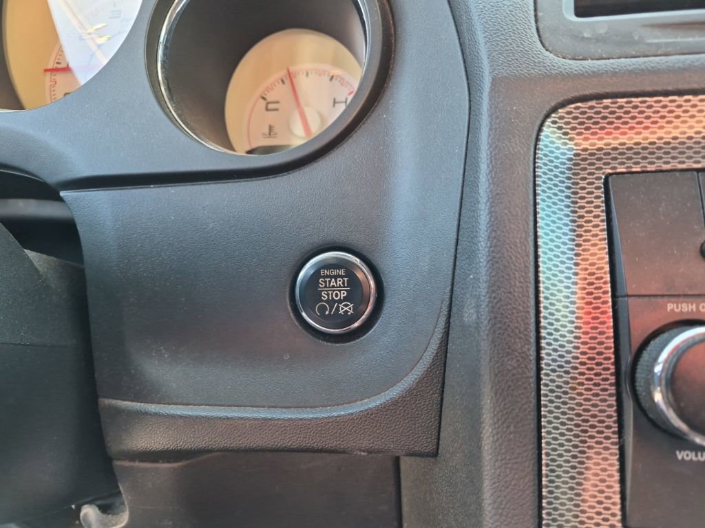 Used 2013 Dodge Challenger R/T w/ Blacktop Pkg image 11