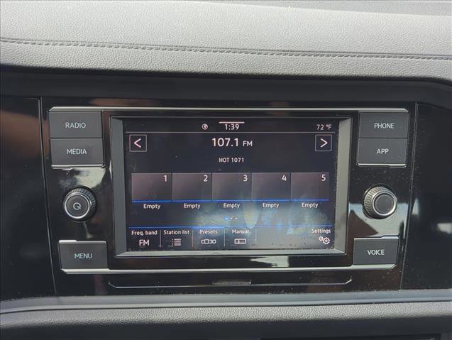 Used 2024 Volkswagen Jetta SE image 11