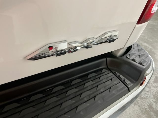Used 2024 RAM 2500 Tradesman w/ Chrome Appearance Group AWD/4WD image 7