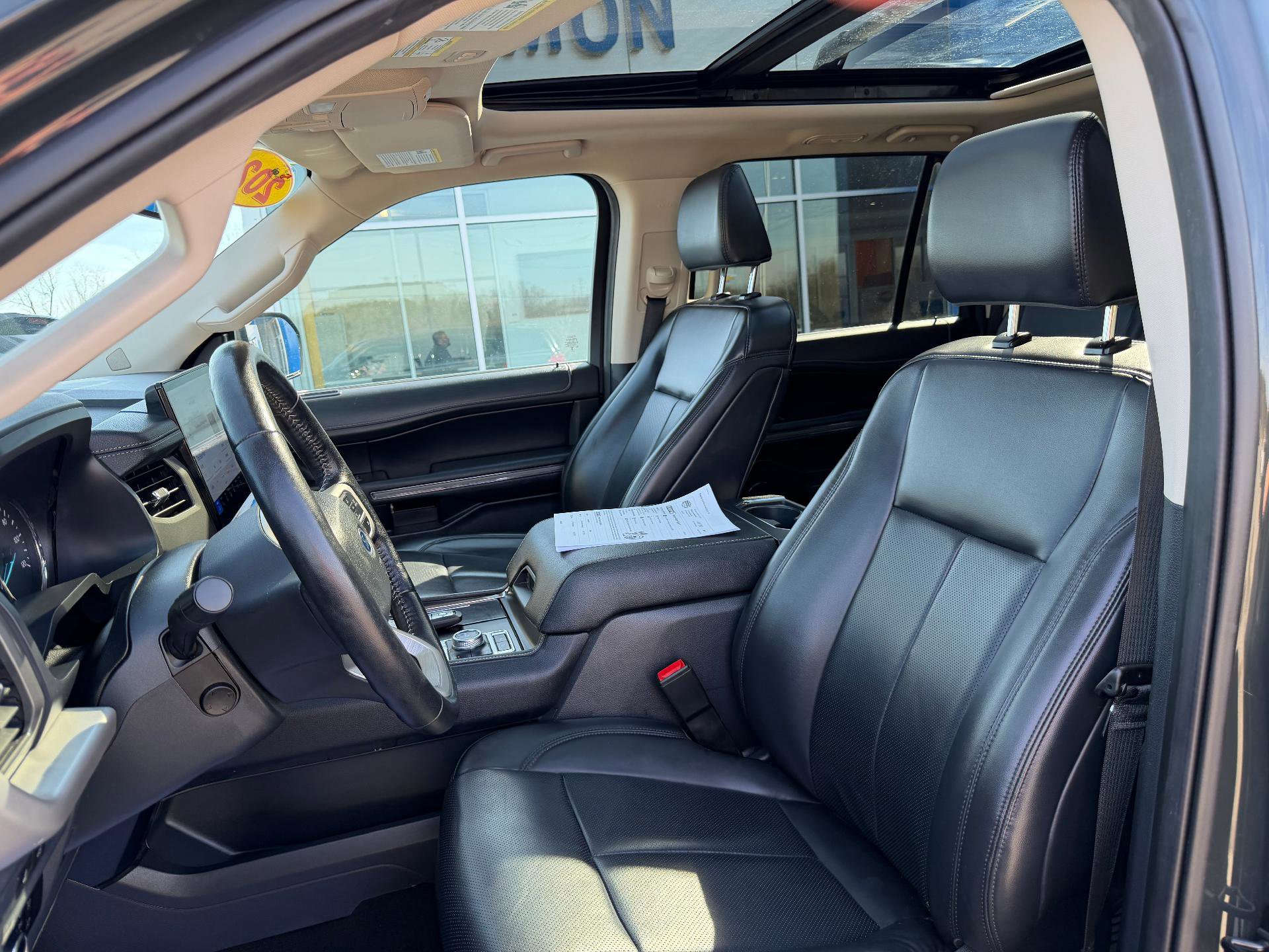 Used 2023 Ford Expedition Max XLT image 18