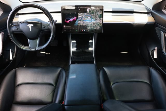 Used 2019 Tesla Model 3 Standard Range RWD image 2