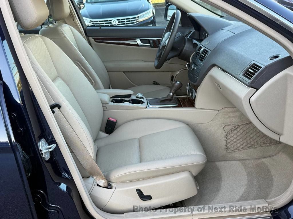 Used 2009 Mercedes-Benz C 300 4MATIC Sedan image 10